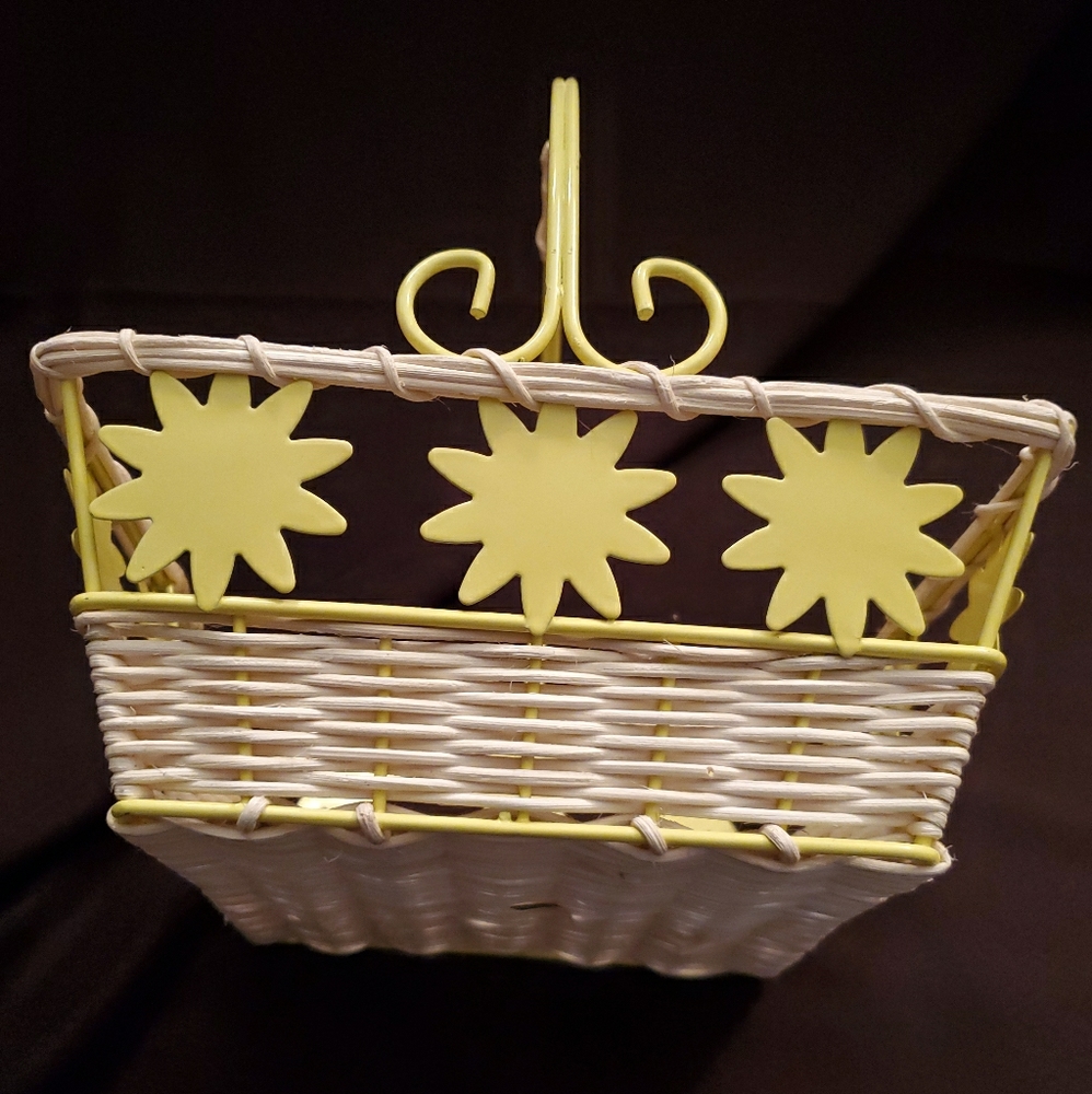 NEW➡️ Spring Basket - Picture 2 of 2